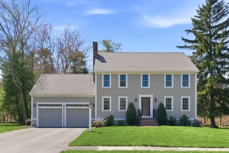 7 Tanglewood Rd, Walpole, MA 02032