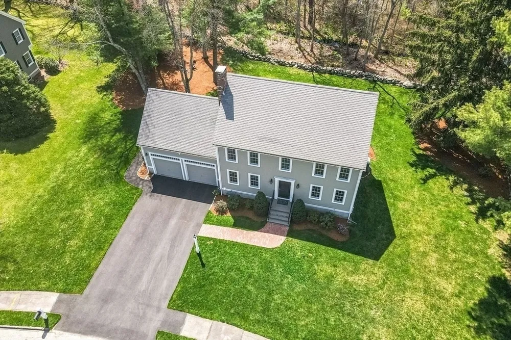 7 Tanglewood Rd, Walpole, MA 02032