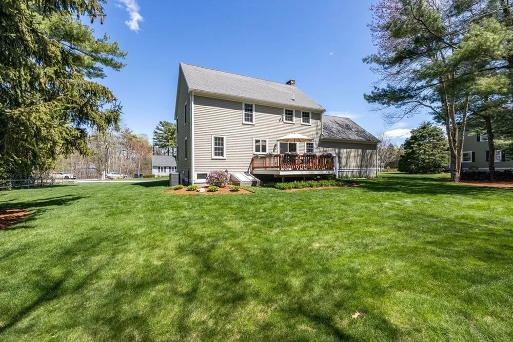 7 Tanglewood Rd, Walpole, MA 02032