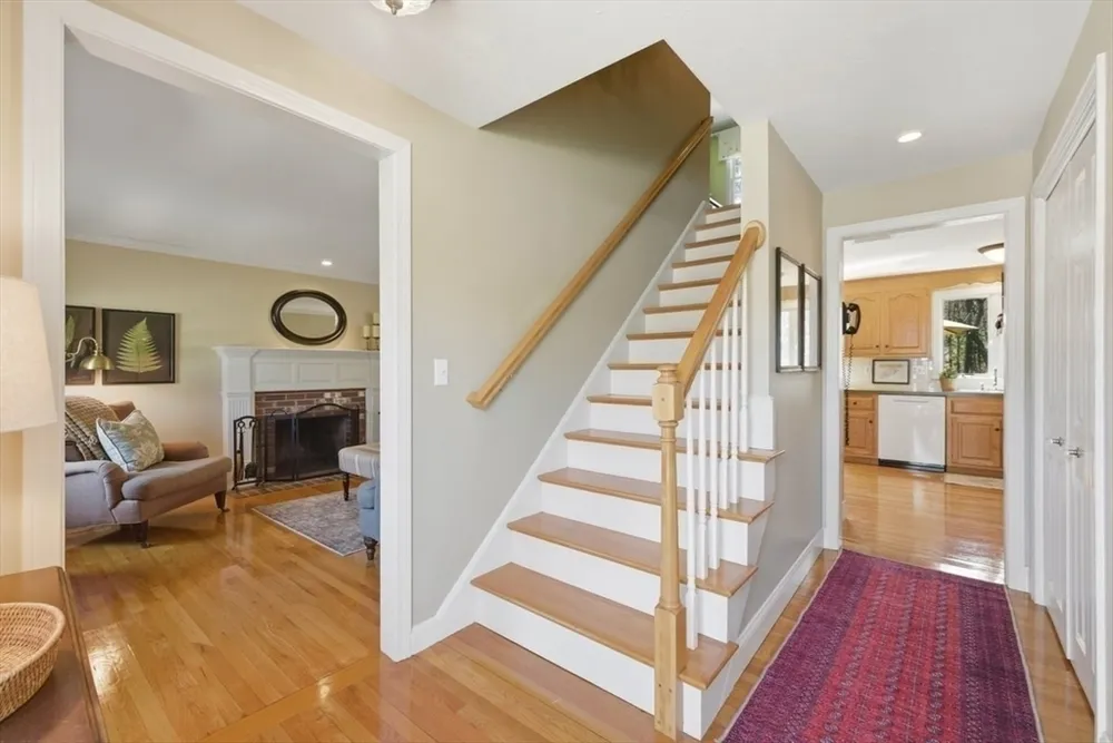7 Tanglewood Rd, Walpole, MA 02032