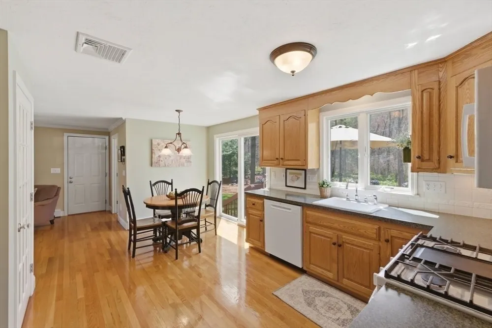 7 Tanglewood Rd, Walpole, MA 02032