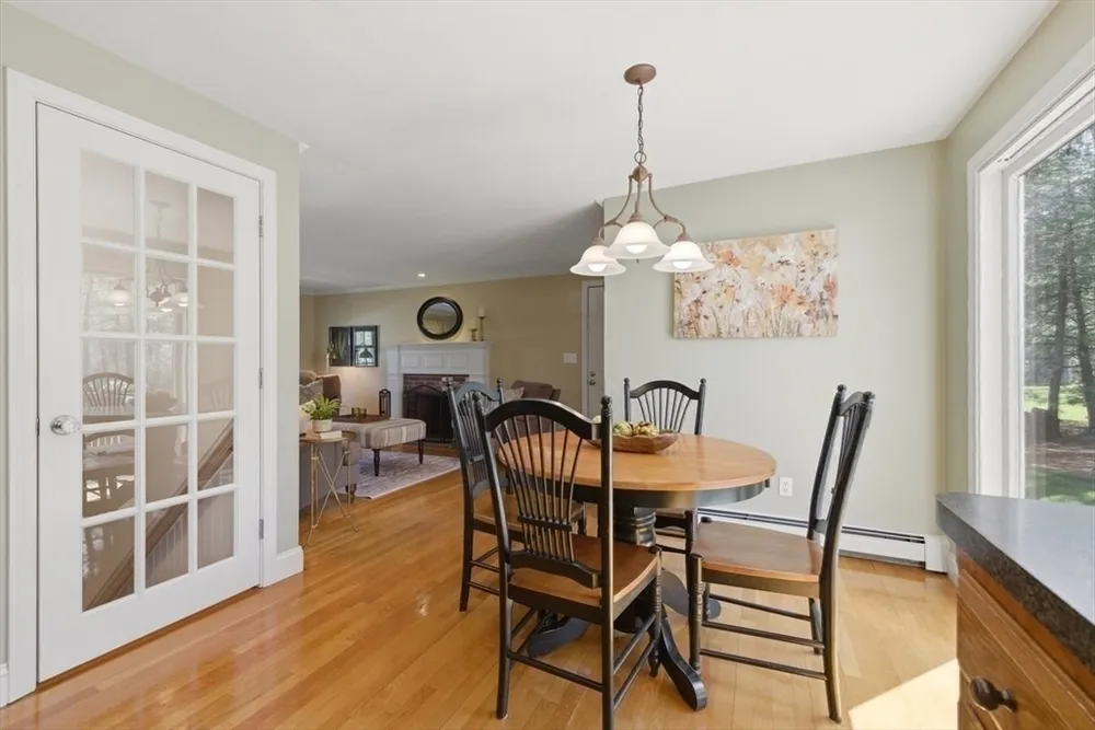 7 Tanglewood Rd, Walpole, MA 02032