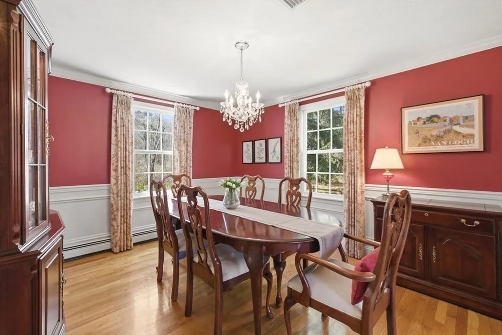 7 Tanglewood Rd, Walpole, MA 02032