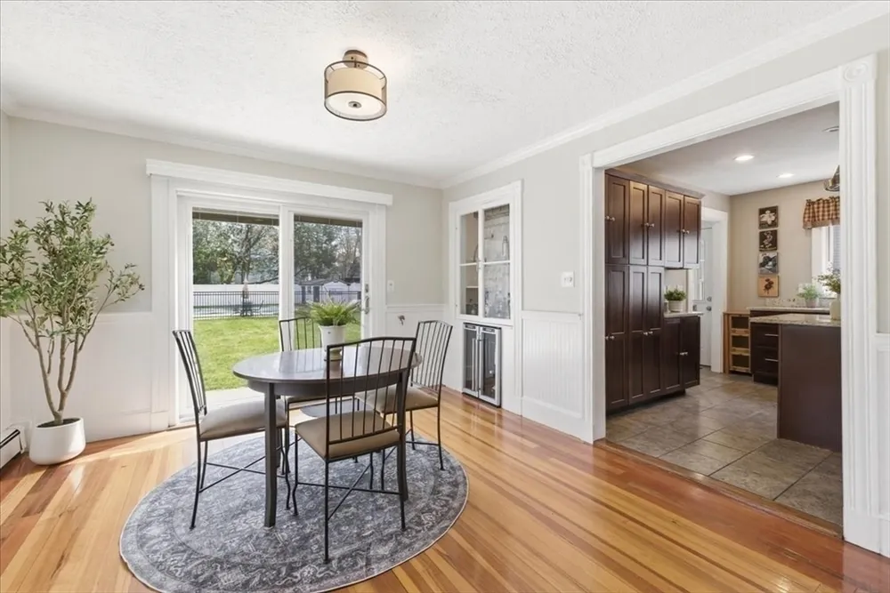 29 Clapp St, Walpole, MA 02081