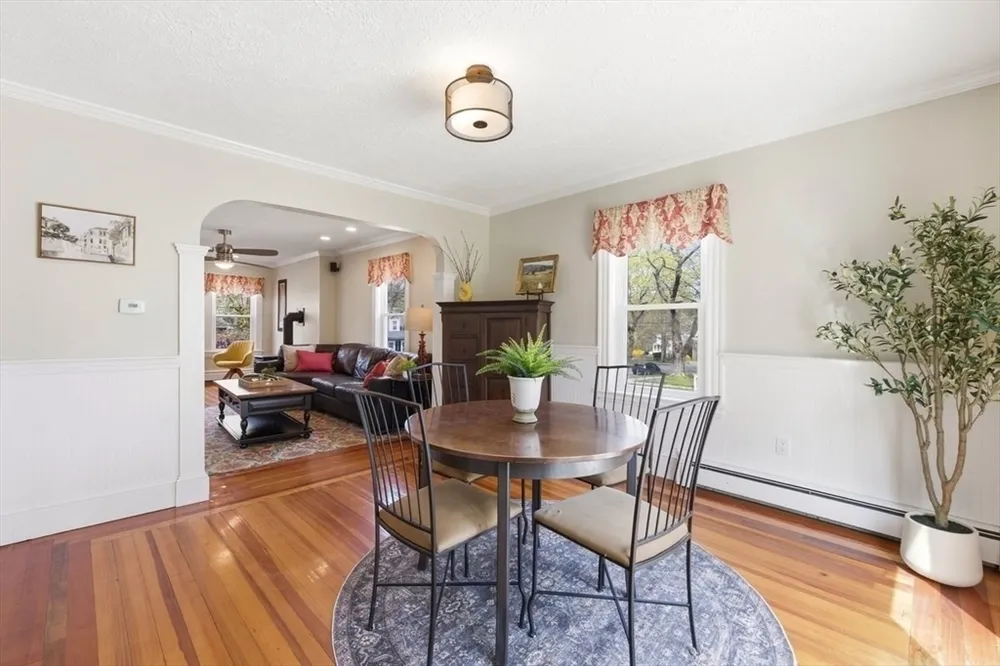 29 Clapp St, Walpole, MA 02081