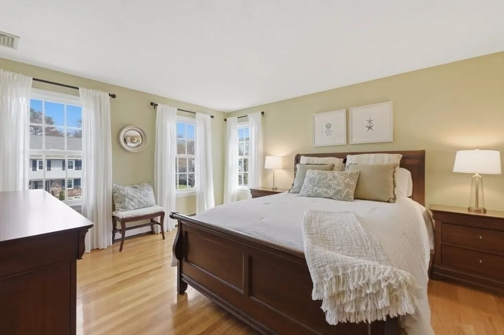 7 Tanglewood Rd, Walpole, MA 02032