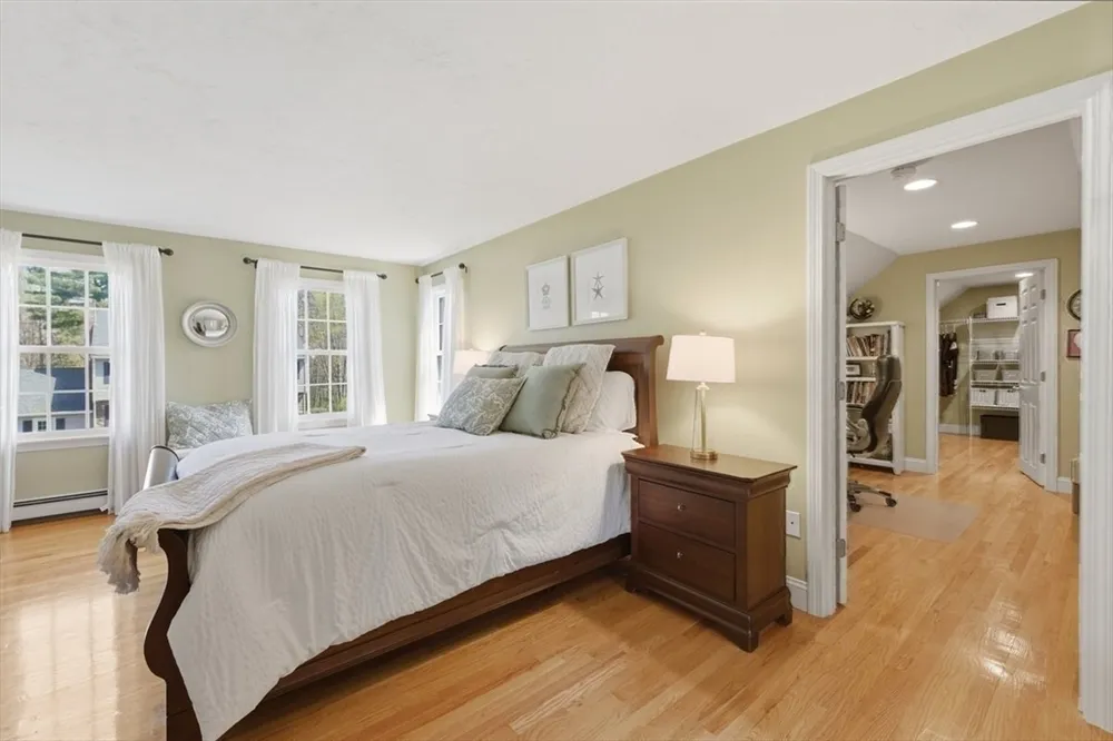 7 Tanglewood Rd, Walpole, MA 02032