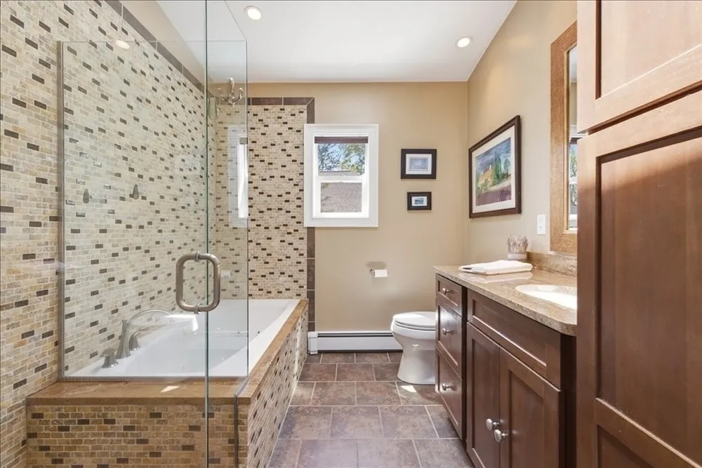 29 Clapp St, Walpole, MA 02081