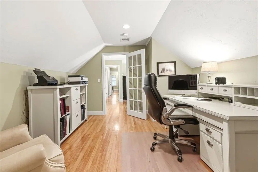 7 Tanglewood Rd, Walpole, MA 02032