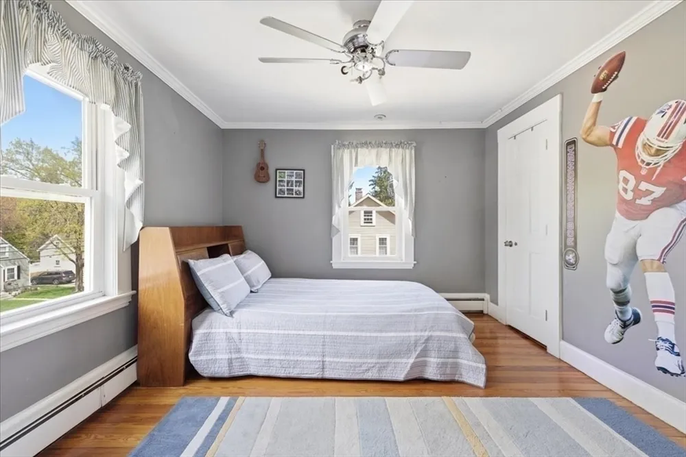 29 Clapp St, Walpole, MA 02081