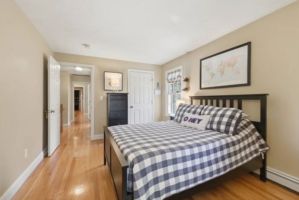 7 Tanglewood Rd, Walpole, MA 02032