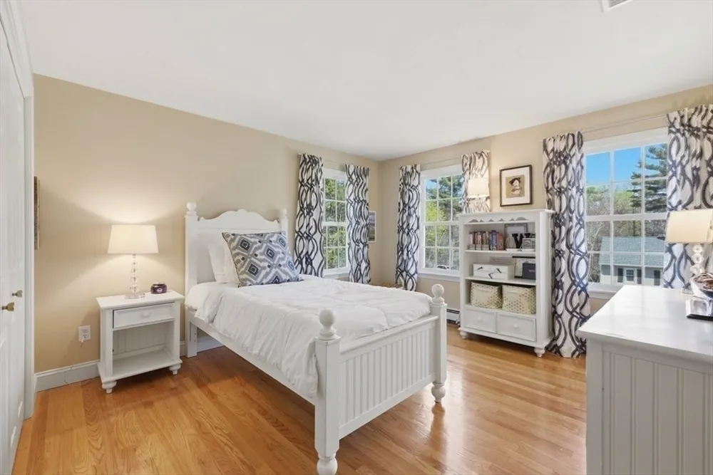 7 Tanglewood Rd, Walpole, MA 02032