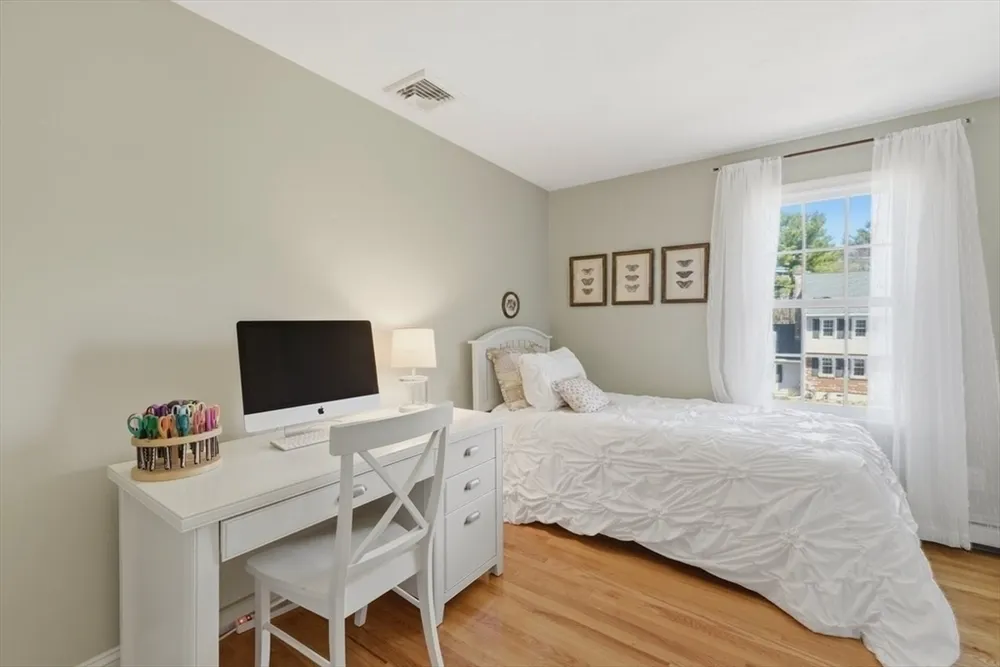 7 Tanglewood Rd, Walpole, MA 02032