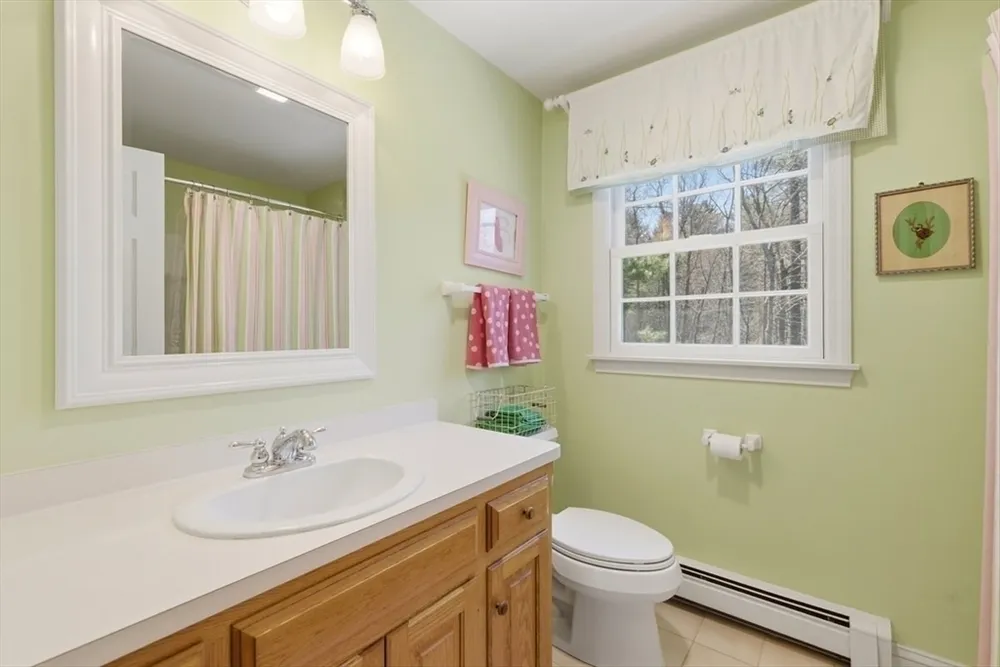 7 Tanglewood Rd, Walpole, MA 02032