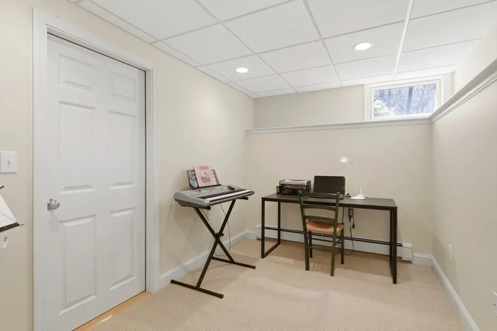 7 Tanglewood Rd, Walpole, MA 02032