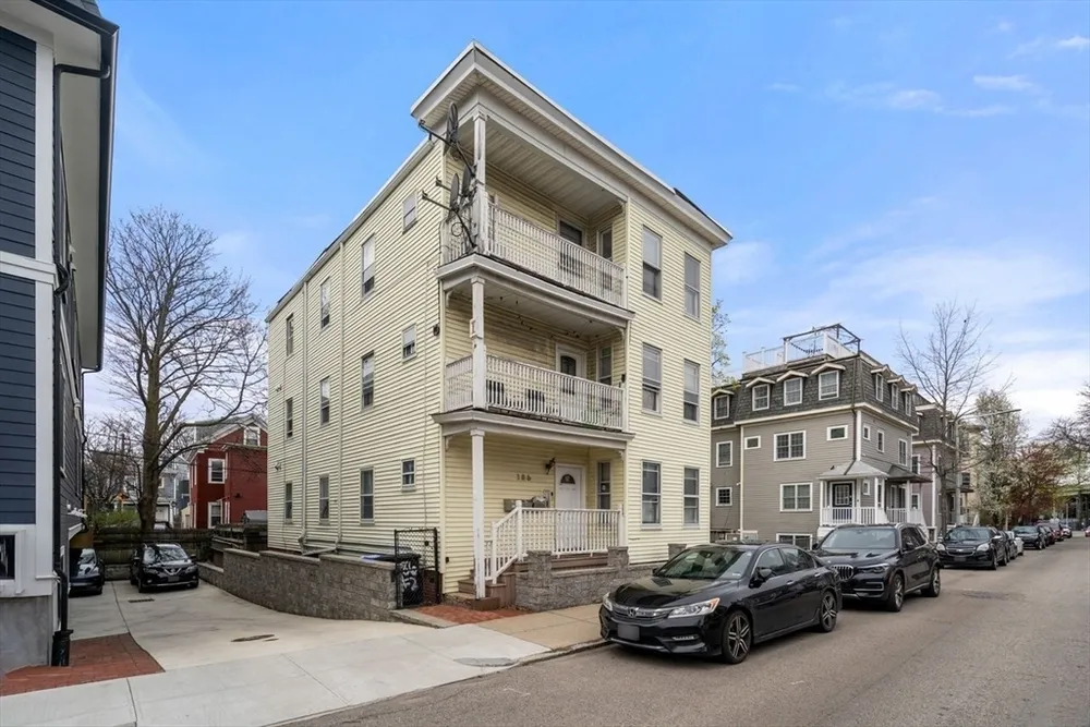 186 Sydney St, Boston, MA 02125