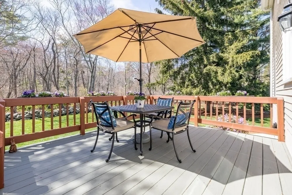 7 Tanglewood Rd, Walpole, MA 02032
