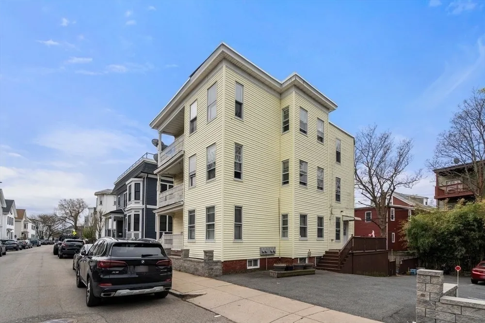 186 Sydney St, Boston, MA 02125