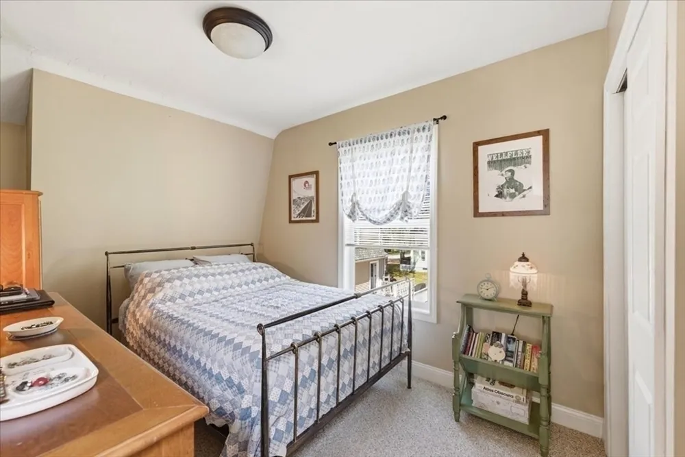 29 Clapp St, Walpole, MA 02081