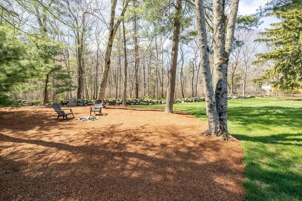 7 Tanglewood Rd, Walpole, MA 02032