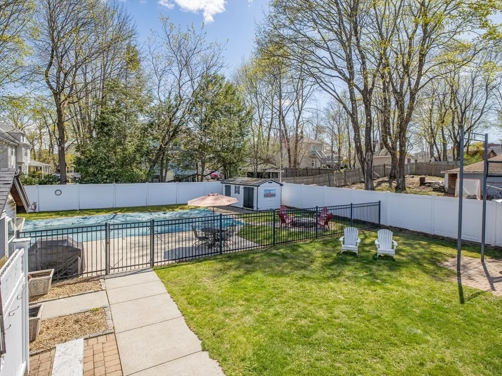 29 Clapp St, Walpole, MA 02081