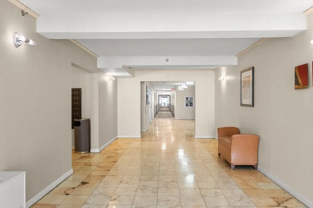 250 Hammond Pond Pkwy, Newton, MA 02467