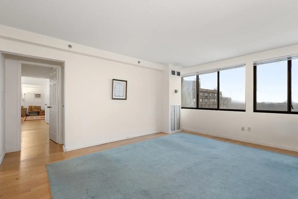 250 Hammond Pond Pkwy, Newton, MA 02467