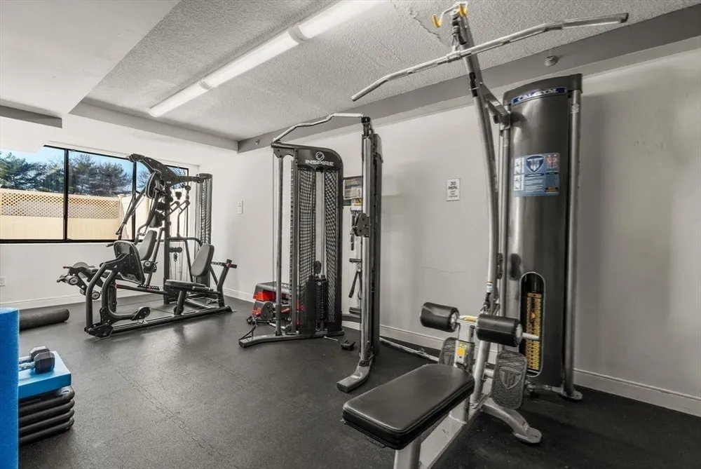 250 Hammond Pond Pkwy, Newton, MA 02467