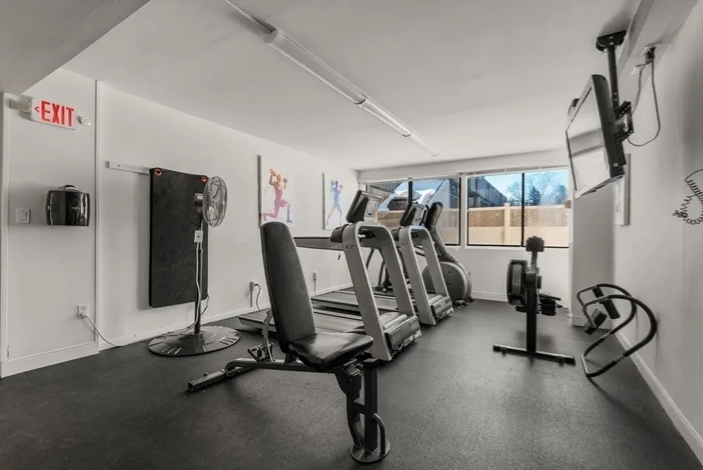 250 Hammond Pond Pkwy, Newton, MA 02467