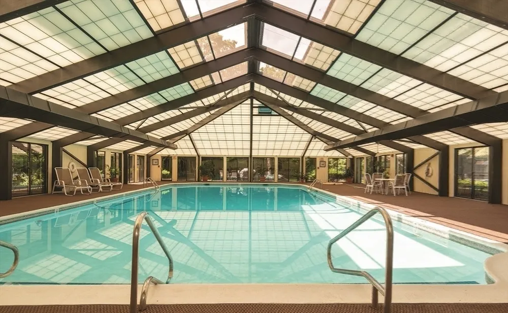 250 Hammond Pond Pkwy, Newton, MA 02467