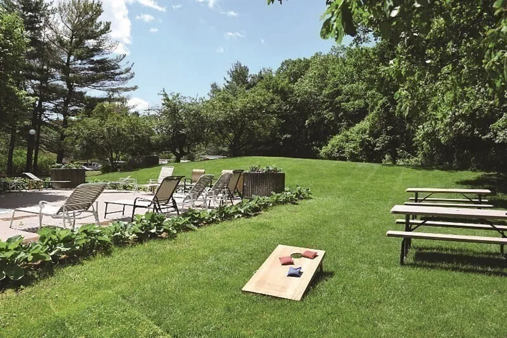 250 Hammond Pond Pkwy, Newton, MA 02467