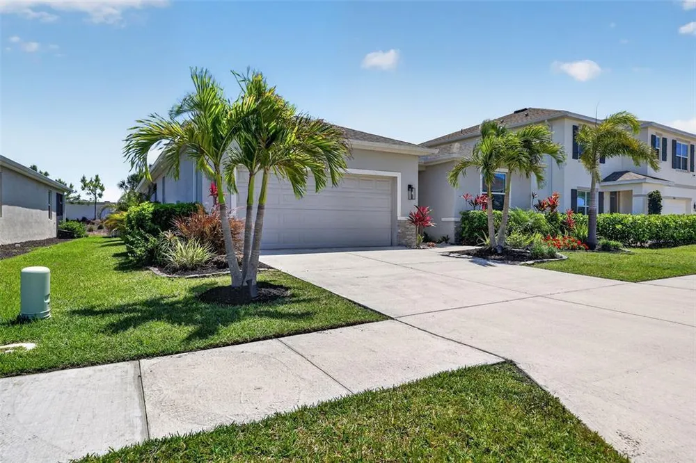 5667 Woodland Sage Dr, Sarasota, FL 34238-3518