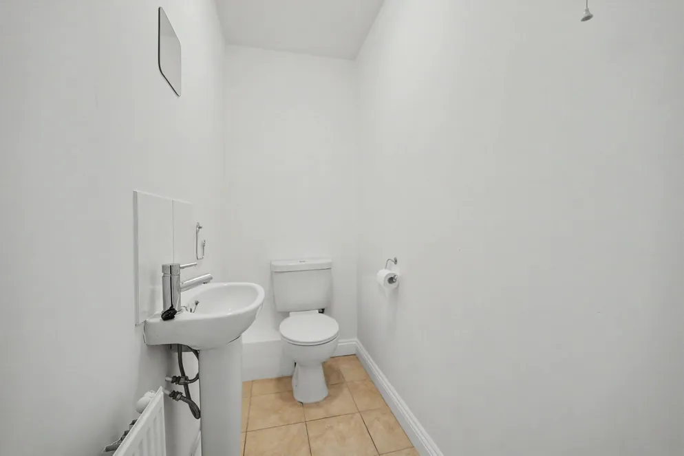 Property carousel item 6