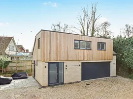 Chambrai Close, Applefort-upon-Thames photo