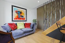 Chambrai Close, Applefort-upon-Thames