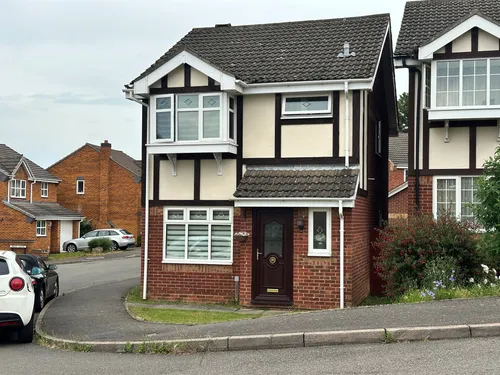 Harvey Close, Raundsphoto