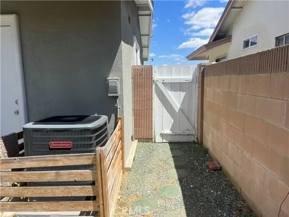 1601 W Mayberry Ave, Hemet, CA 92543