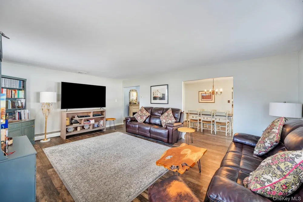 27 Westbrook Rd, Coram, NY 11727