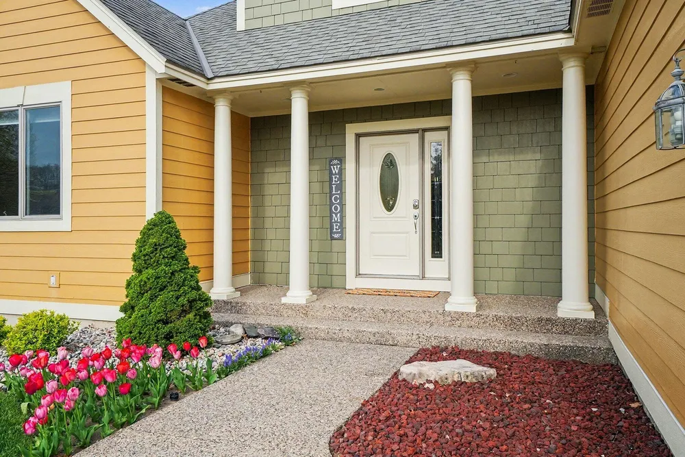 2213 N Bristol St, Holland, MI 49424