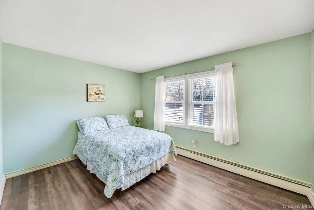 27 Westbrook Rd, Coram, NY 11727