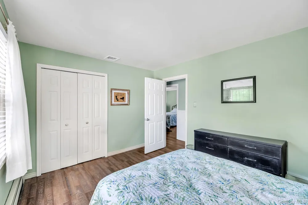 27 Westbrook Rd, Coram, NY 11727