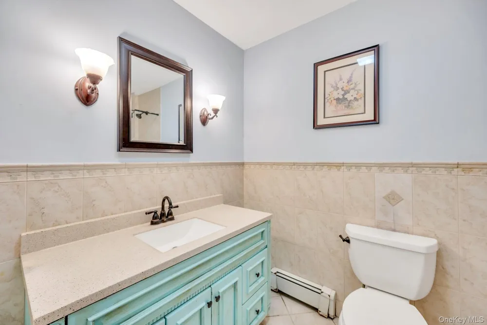 27 Westbrook Rd, Coram, NY 11727