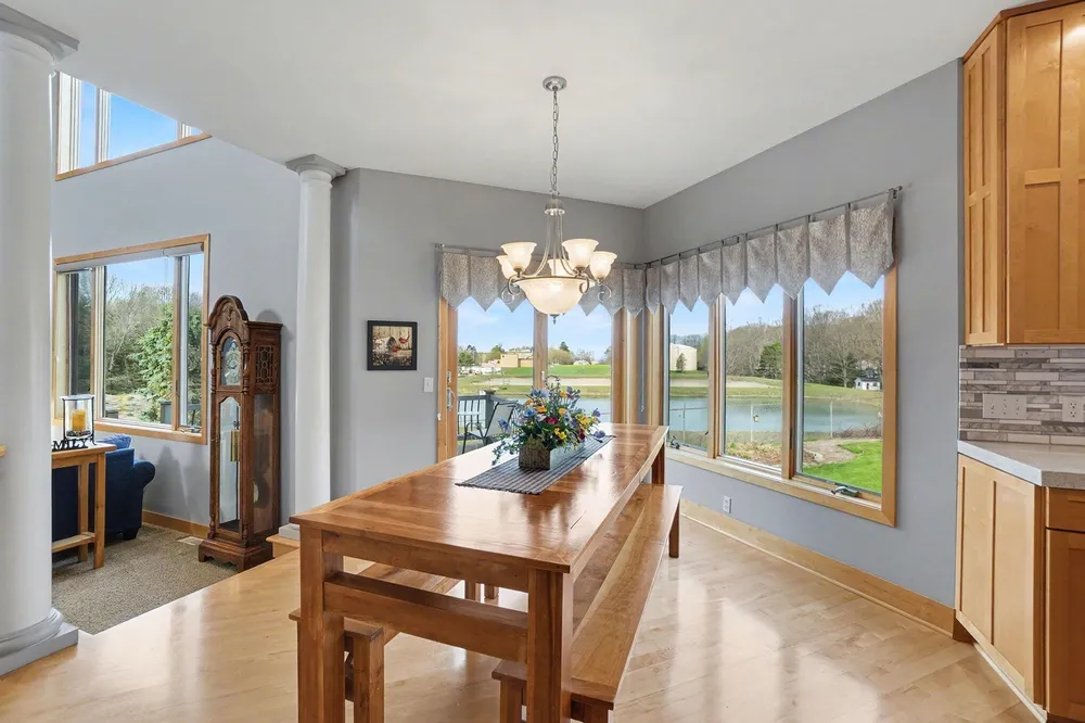 2213 N Bristol St, Holland, MI 49424