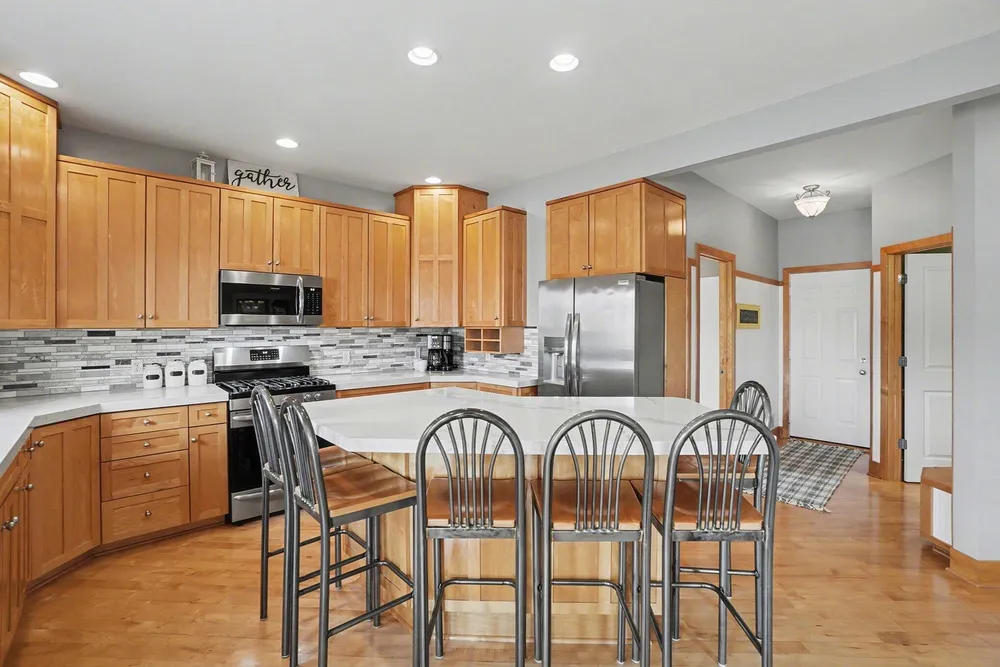 2213 N Bristol St, Holland, MI 49424