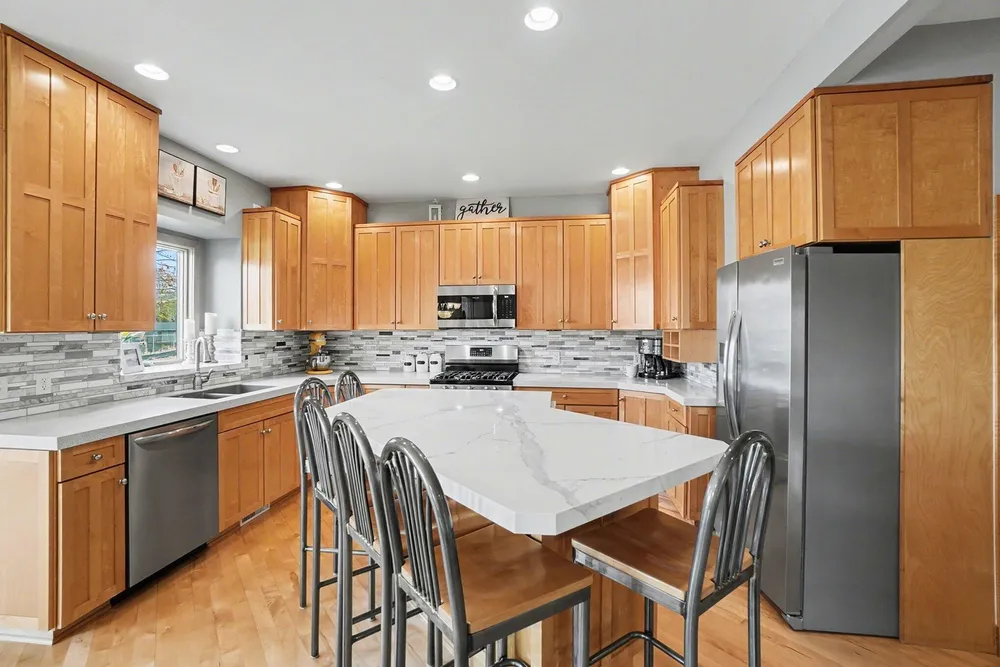 2213 N Bristol St, Holland, MI 49424
