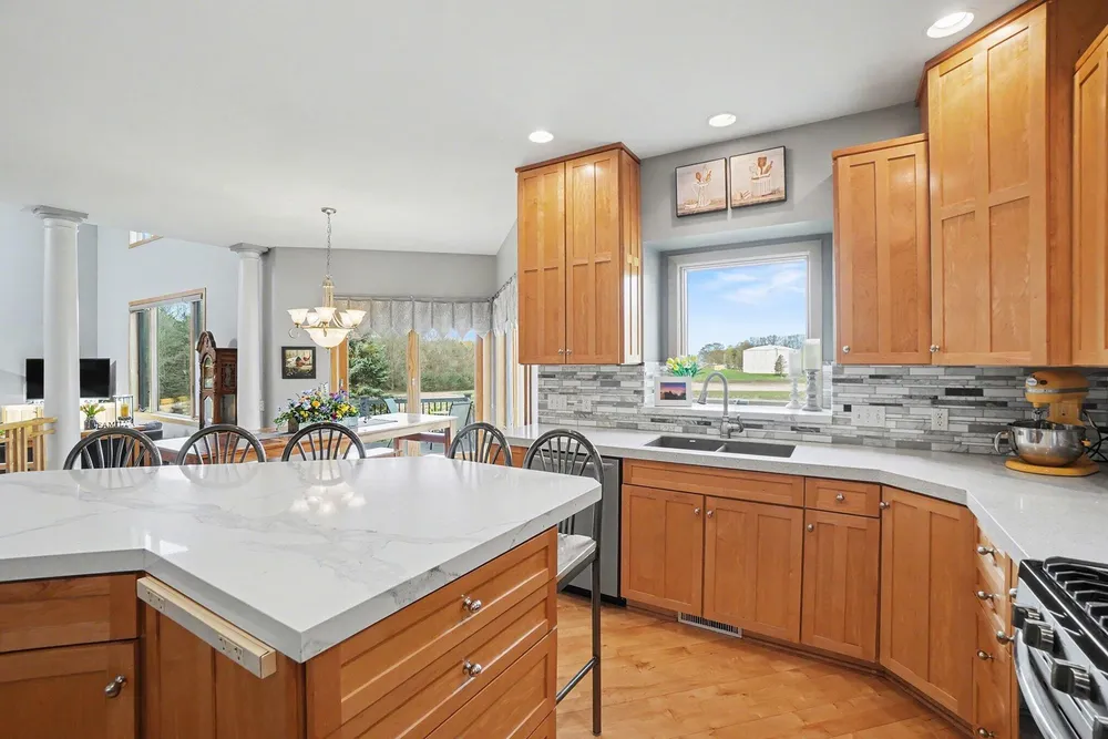 2213 N Bristol St, Holland, MI 49424