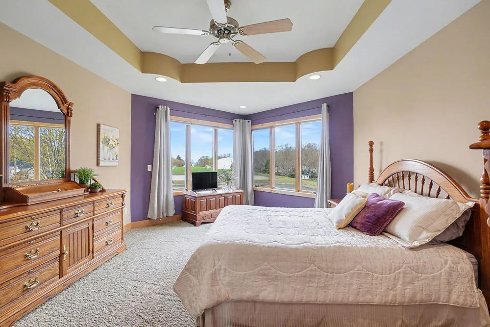 2213 N Bristol St, Holland, MI 49424