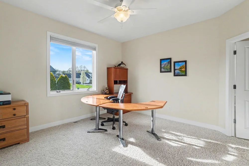 2213 N Bristol St, Holland, MI 49424