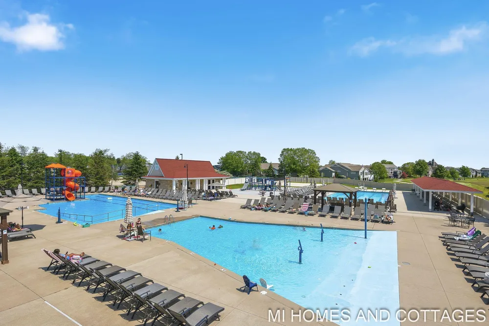 4401 Grand Pt, Holland, MI 49424