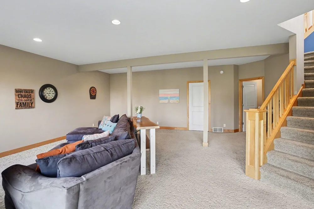 2213 N Bristol St, Holland, MI 49424